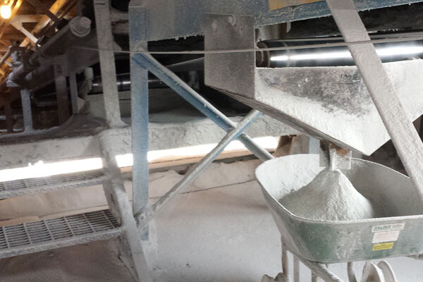 Silica dust being manufactured with no dust due to industrial dust collection systems