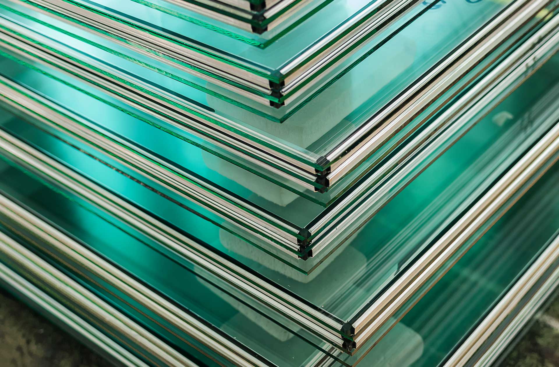 Stack of glass panes manufactured with dust collection solutions